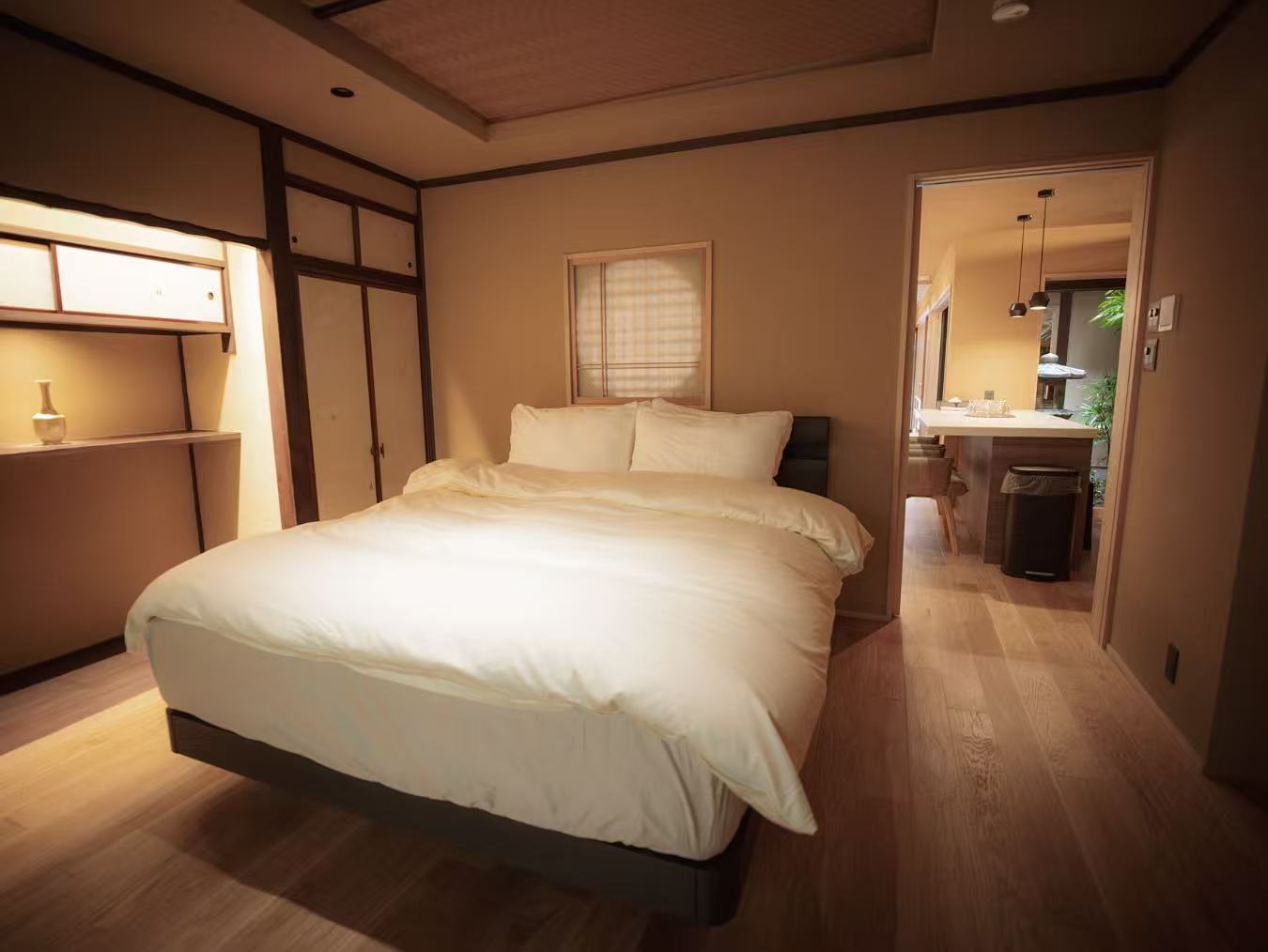 A quiet bedroom at Karasuma Ohori Machiya