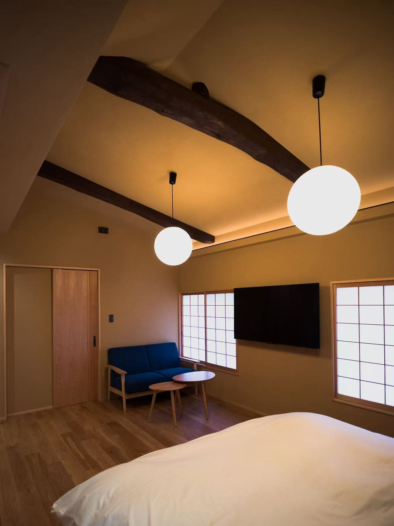 A quiet bedroom at Karasuma Ohori Machiya