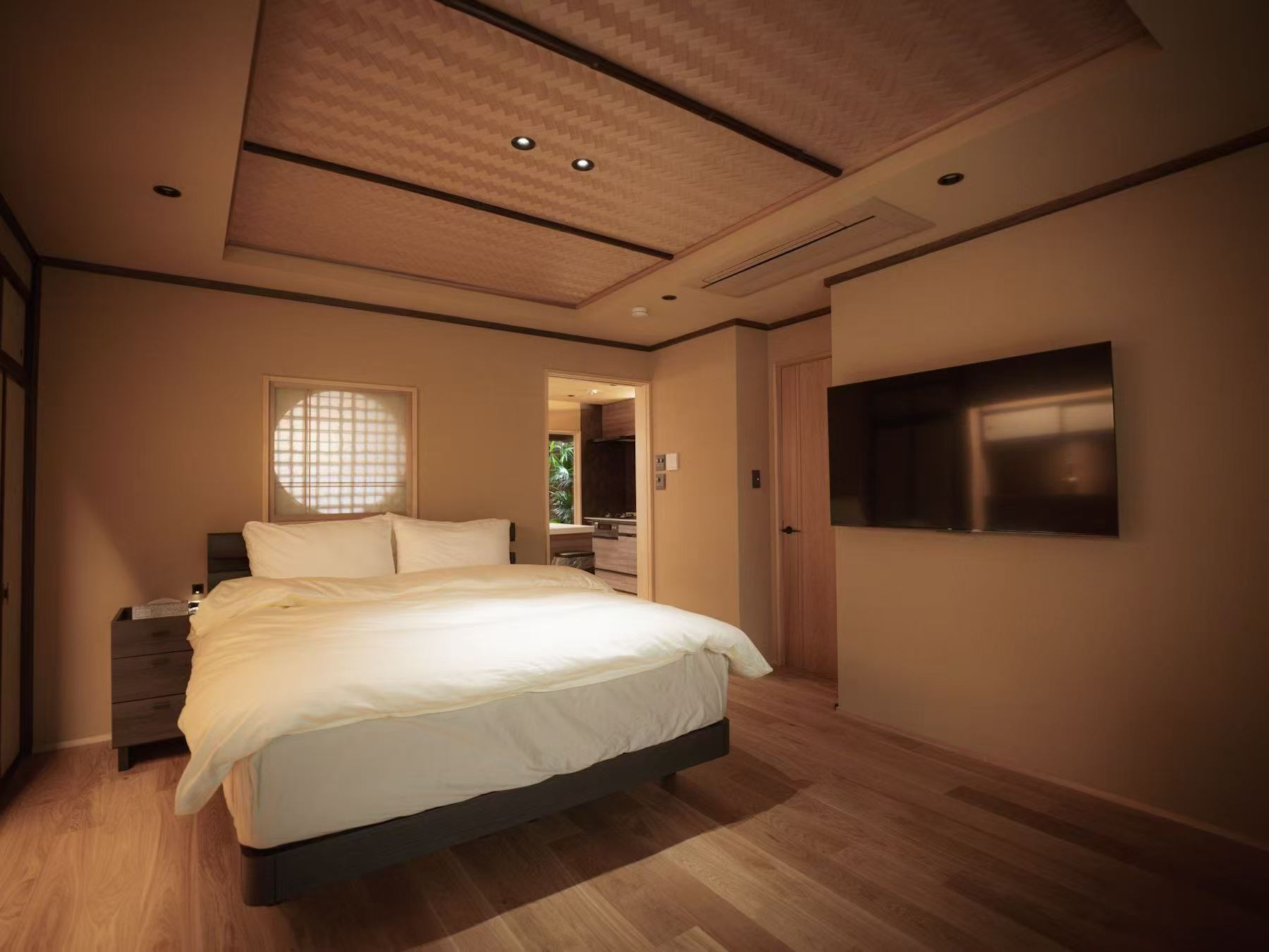 A quiet bedroom at Karasuma Ohori Machiya